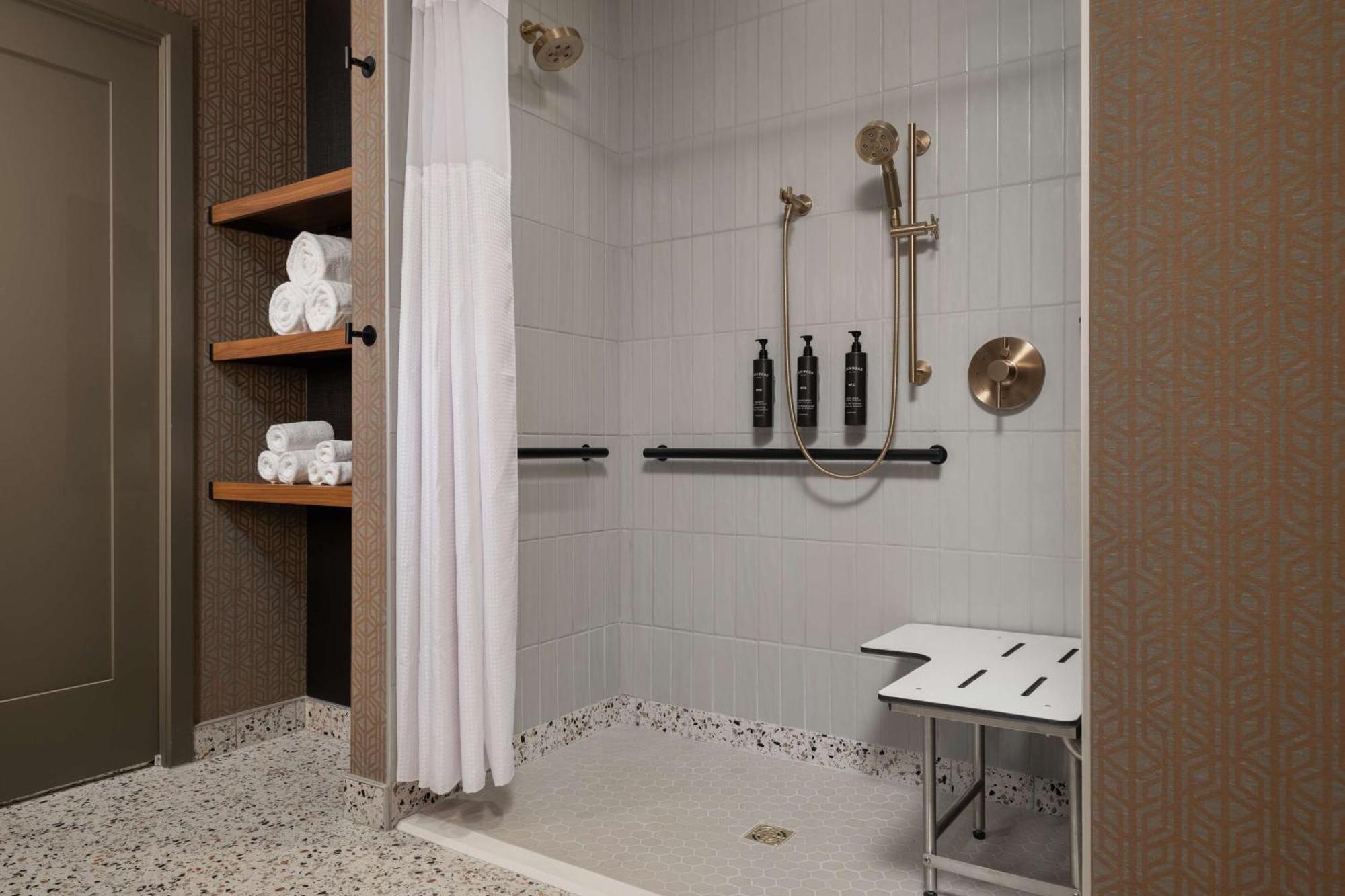 Hotel Nickel Plate Fishers, Tapestry Collection By Hilton Exteriér fotografie